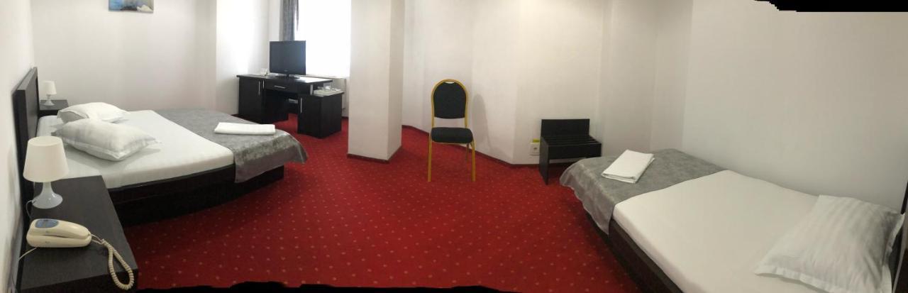 Hotel Corona โดรเบตา-ตูร์นู เซเวริน ภายนอก รูปภาพ