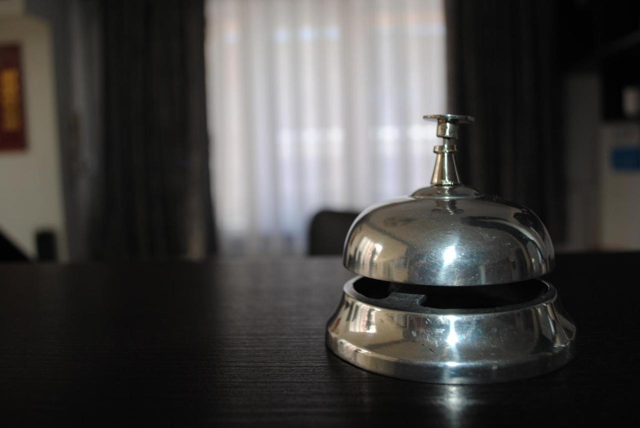 Hotel Corona โดรเบตา-ตูร์นู เซเวริน ภายนอก รูปภาพ