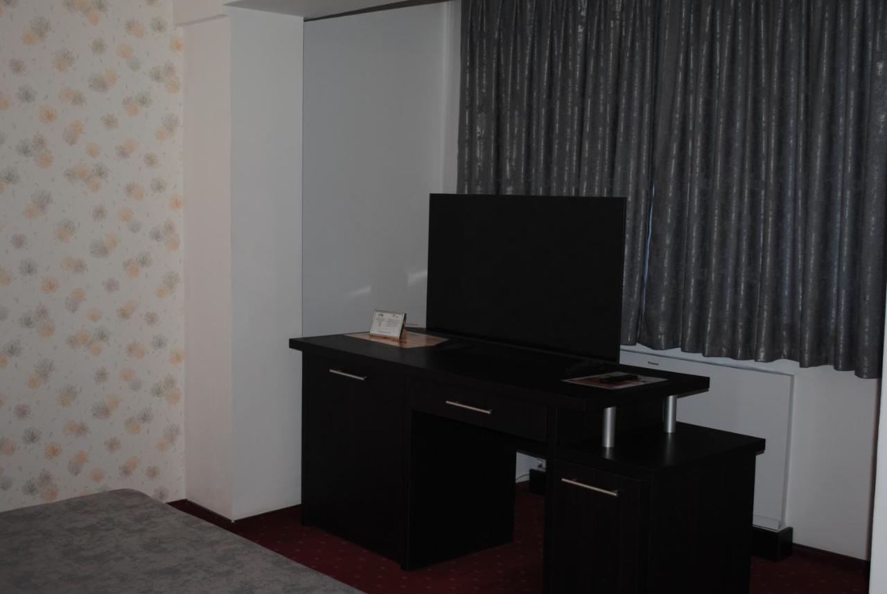 Hotel Corona โดรเบตา-ตูร์นู เซเวริน ภายนอก รูปภาพ