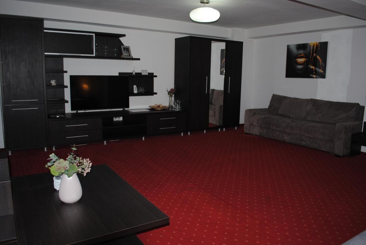 Hotel Corona โดรเบตา-ตูร์นู เซเวริน ภายนอก รูปภาพ